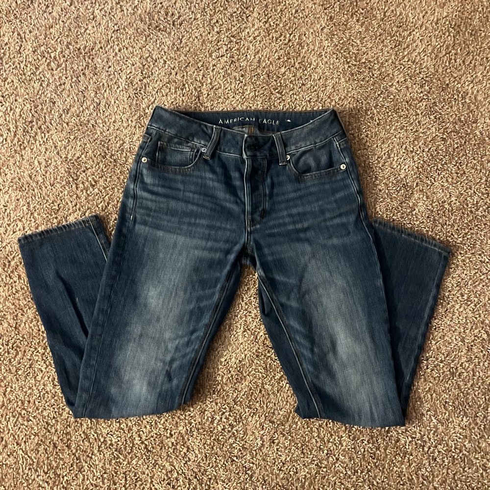 American Eagle Tomgirl Jeans (size 2)